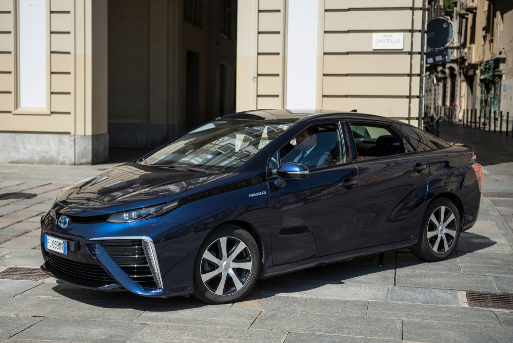 hydrogen car electric car